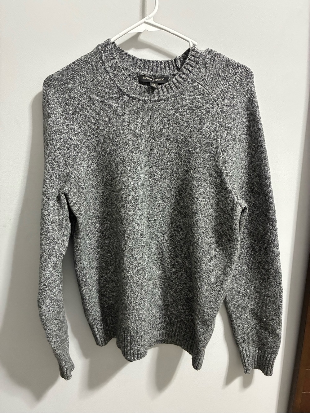 Banana Republic Men’s Heather Gray Crewneck Sweater